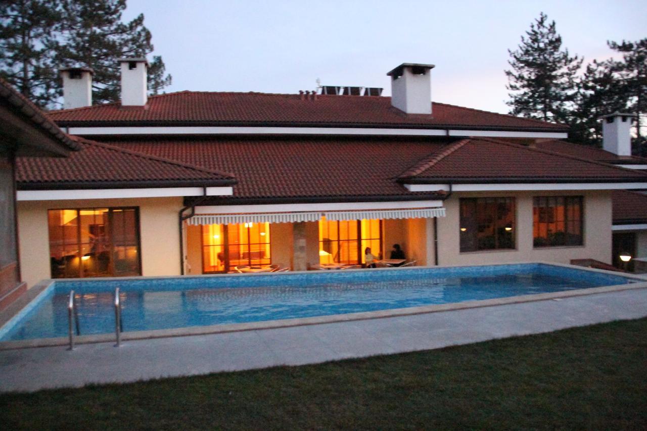 Hotel Black Stork Nisovo Esterno foto