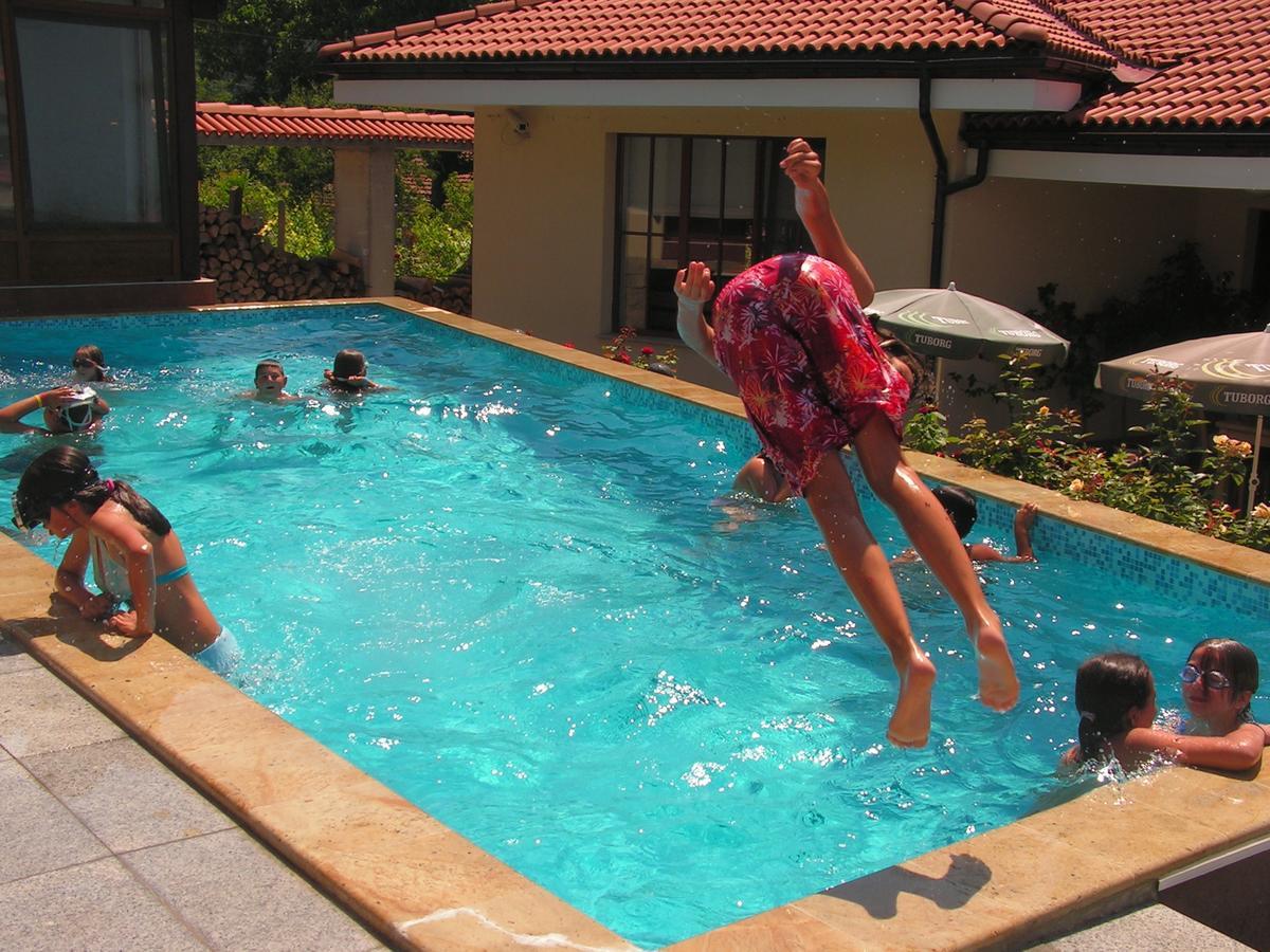 Hotel Black Stork Nisovo Esterno foto