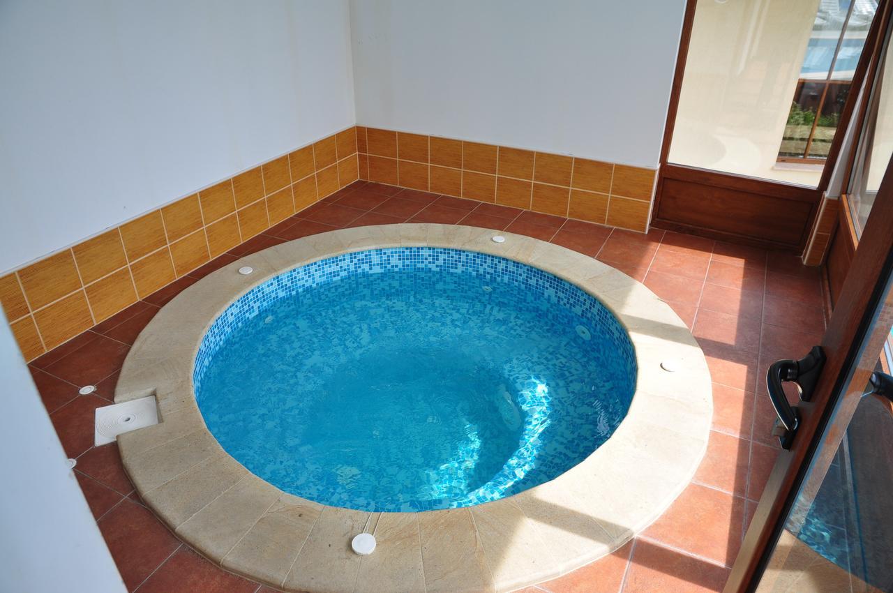 Hotel Black Stork Nisovo Esterno foto