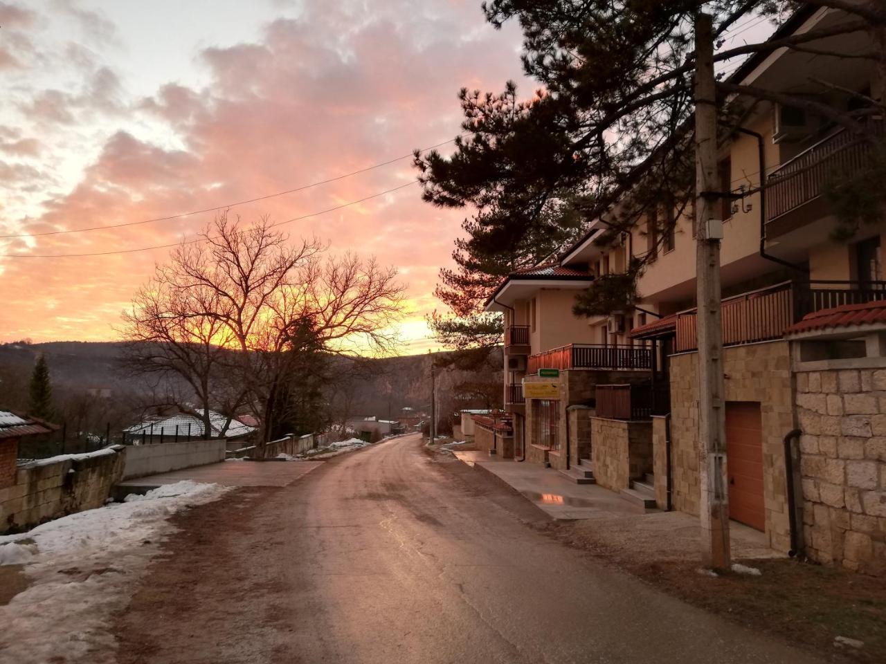 Hotel Black Stork Nisovo Esterno foto